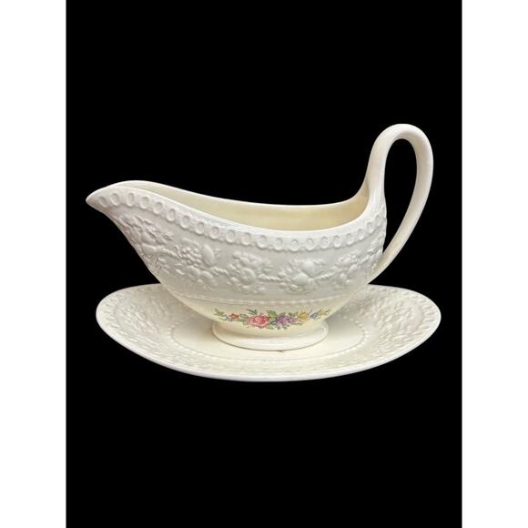 1940s Wellesley Wedgwood Ullswater China Gravy Boat and Underplate - Picture 2 of 9